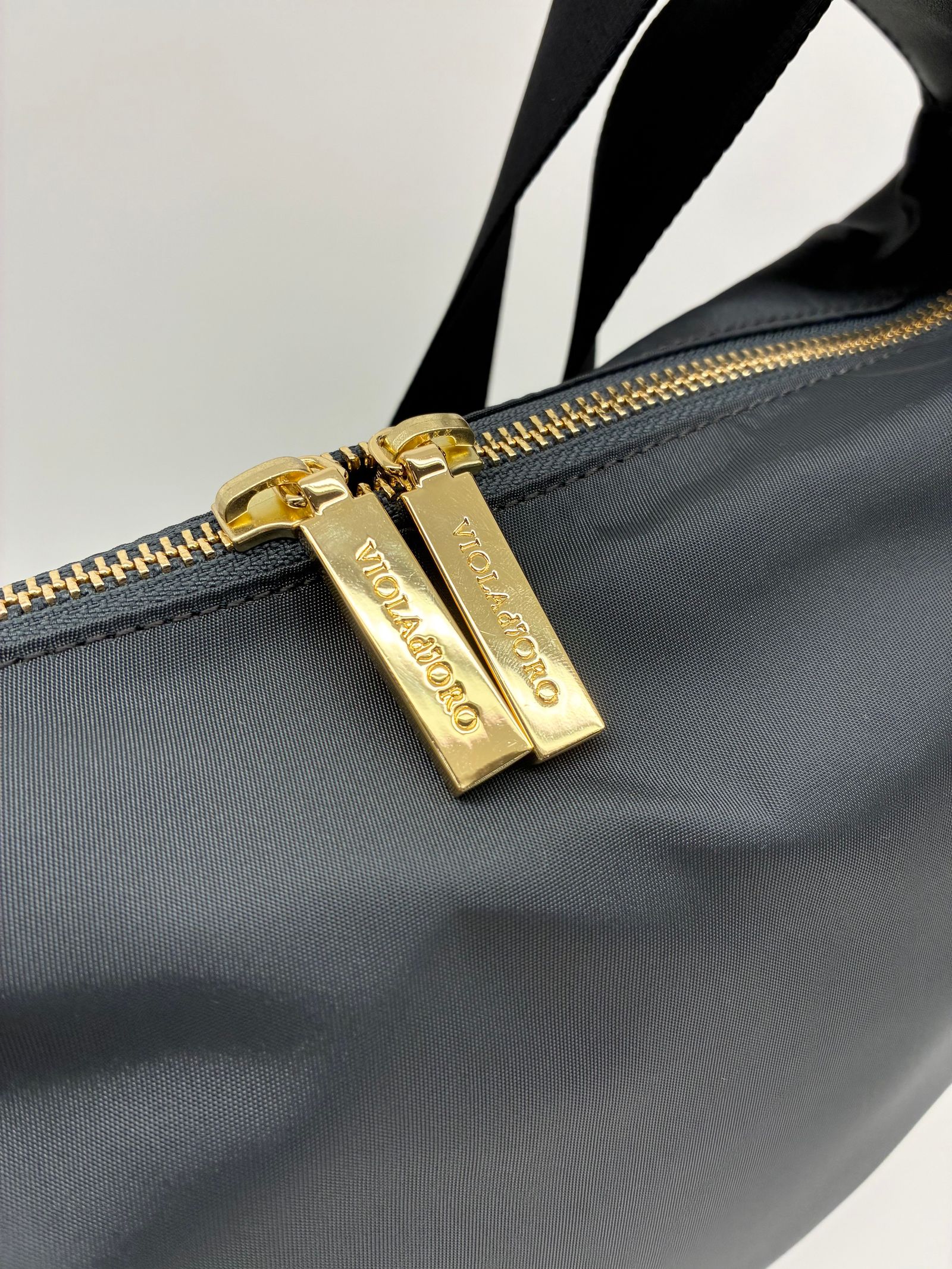 VIOLAd'ORO - BIANCA / ナイロンボディバッグ / チャコールグレー