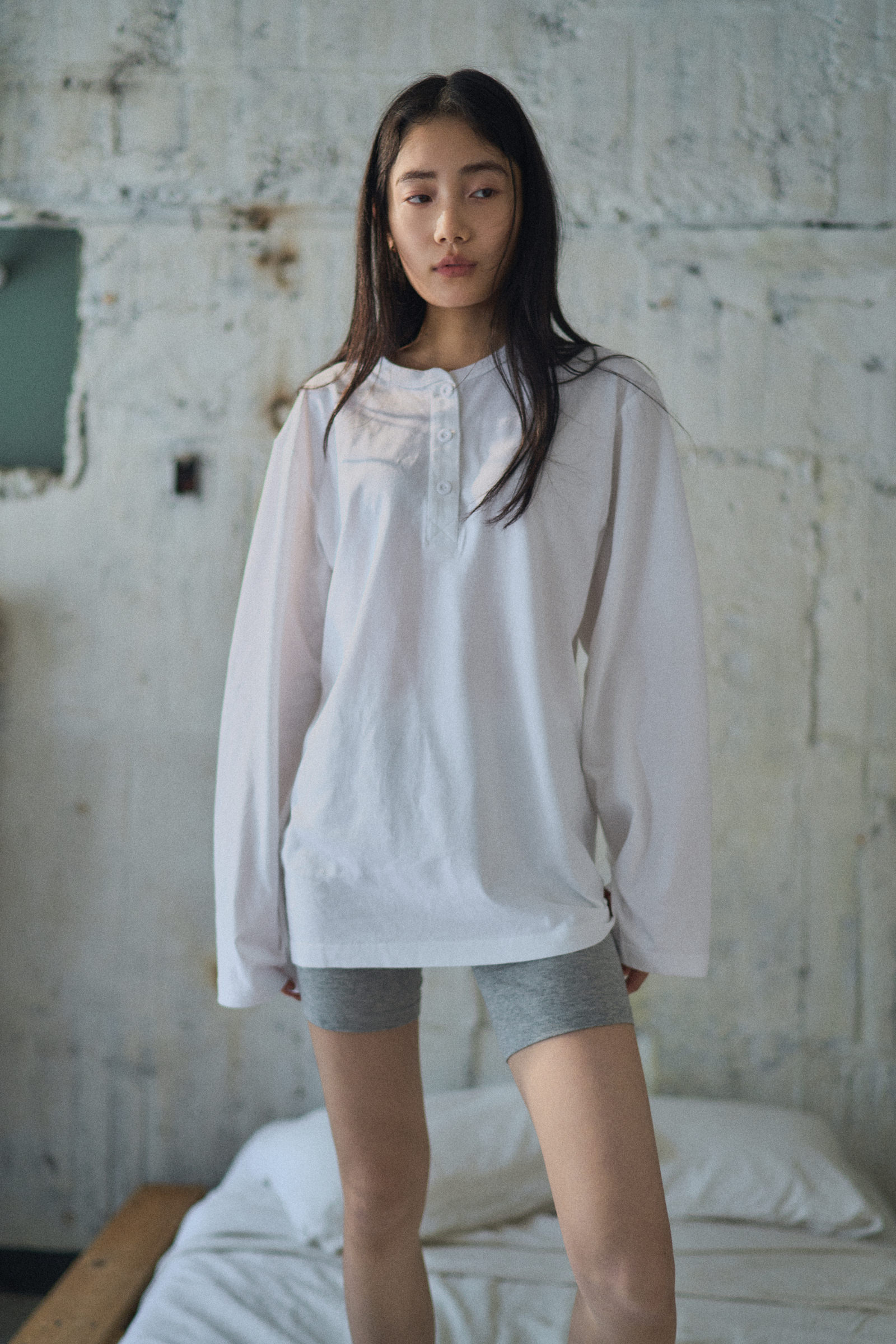 スタイリスト・百々千晴氏と初のコラボレーション カプセル