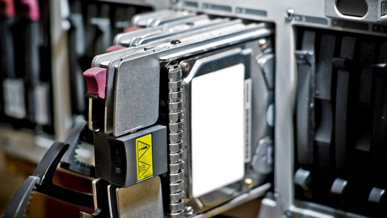 What is RAID? RAID 0, 1, 5, & 10 Made Easy - The Plug - HelloTech