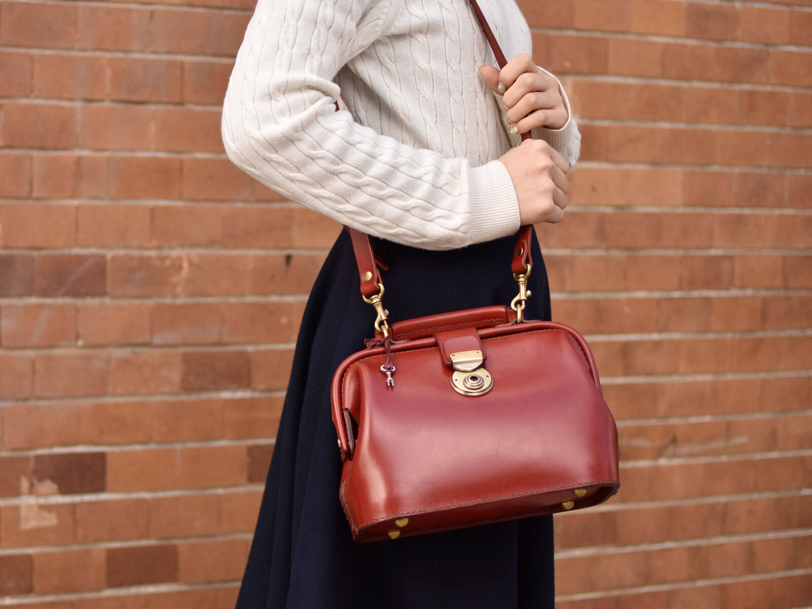 大阪店スタッフ：西村愛用「ミニドクターバッグ」｜革鞄・革小物のHERZ