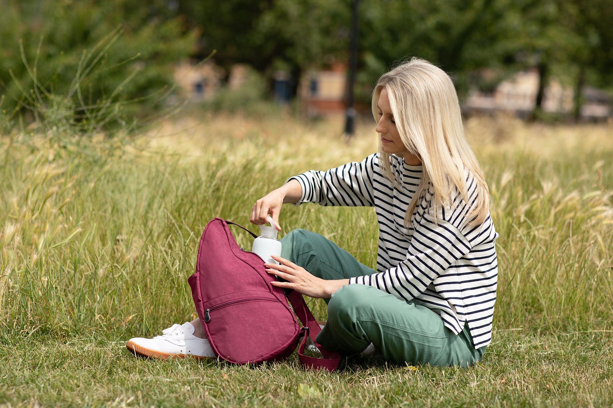 ヘルシーバックバッグ テクスチャードナイロン Sサイズ ルビー - 軽量