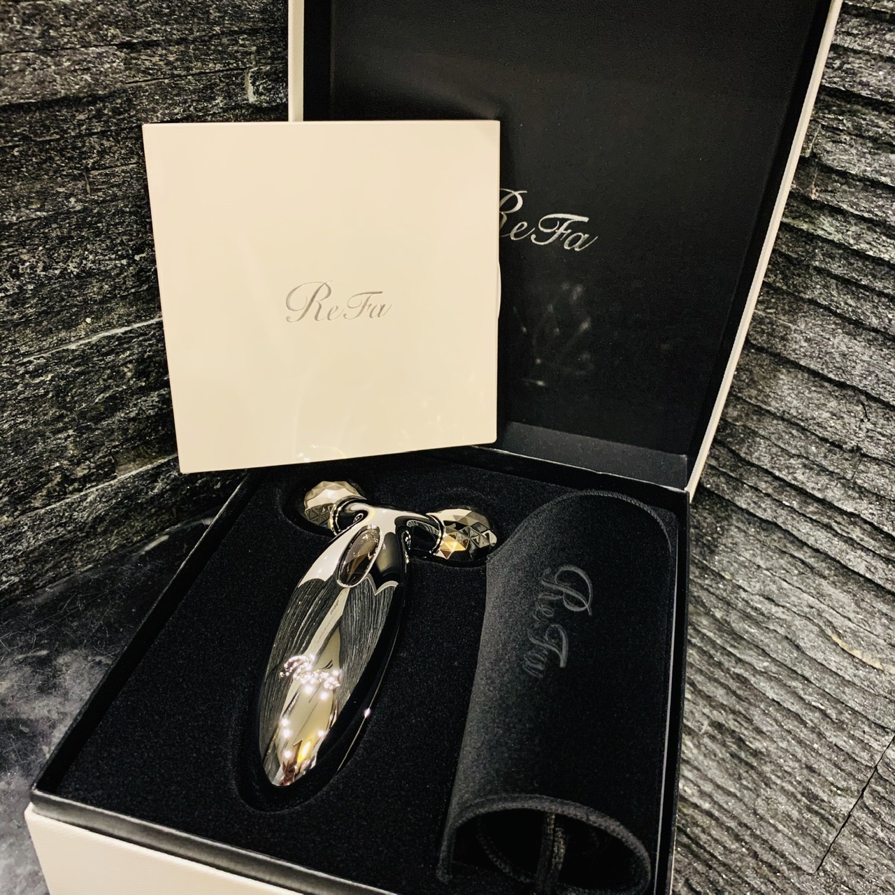 5分で小顔に!おうち美容に最適リファカラットプレゼント企画｜お知らせ