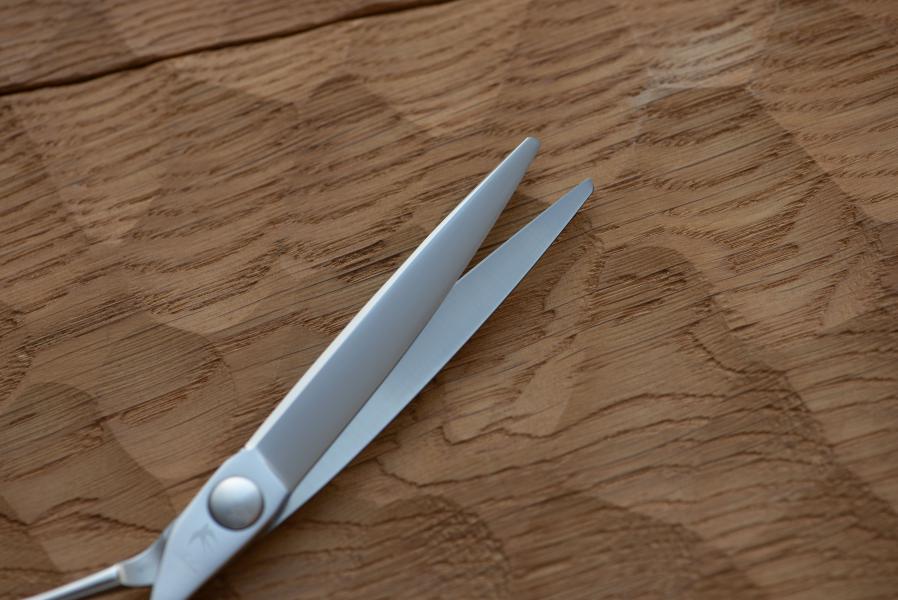 飛燕B2バーバーシリーズ。速く、軽く切れる 新しいメンズカットシザー