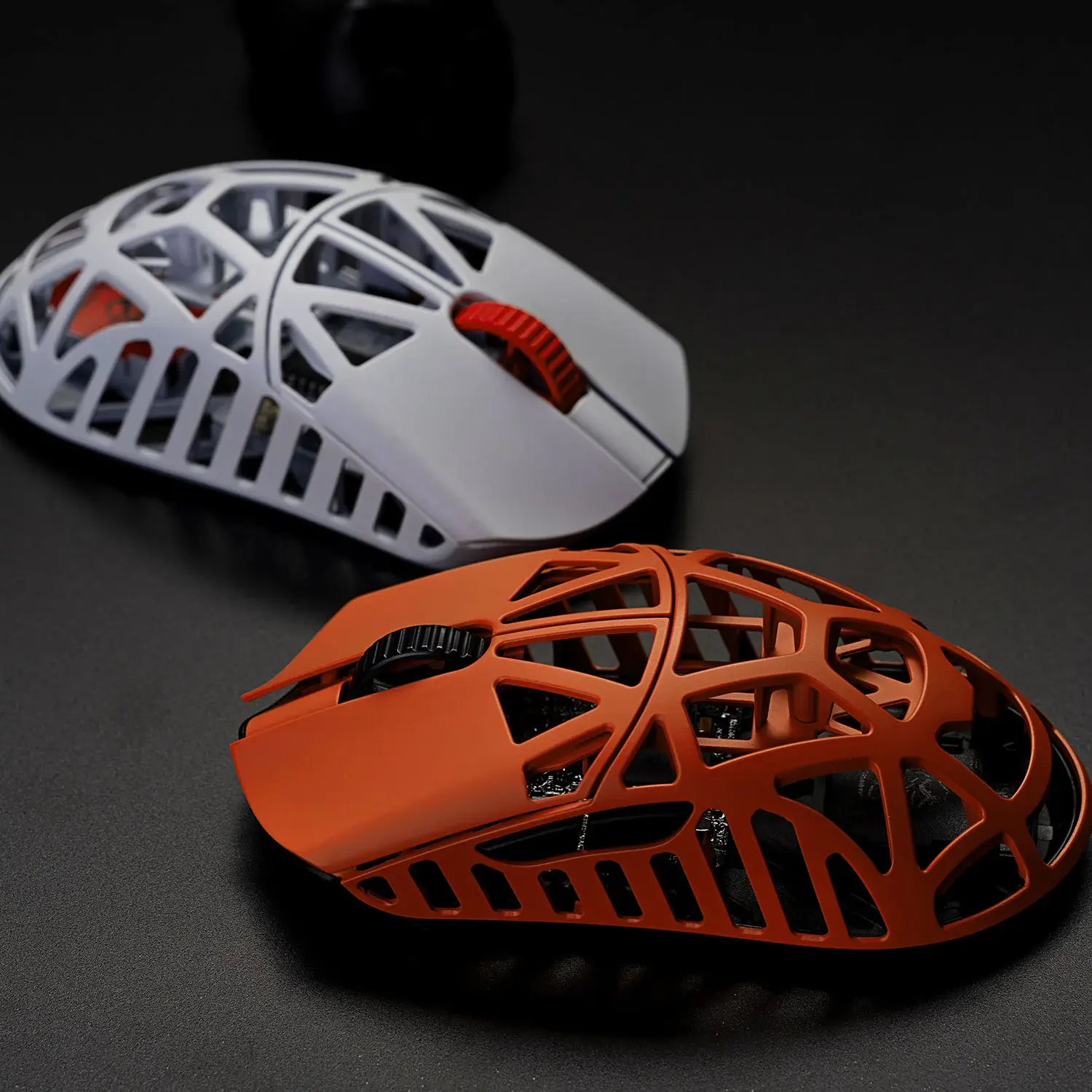 WLmouse BEAST X MINI - the most promising lightweight gaming mouse?