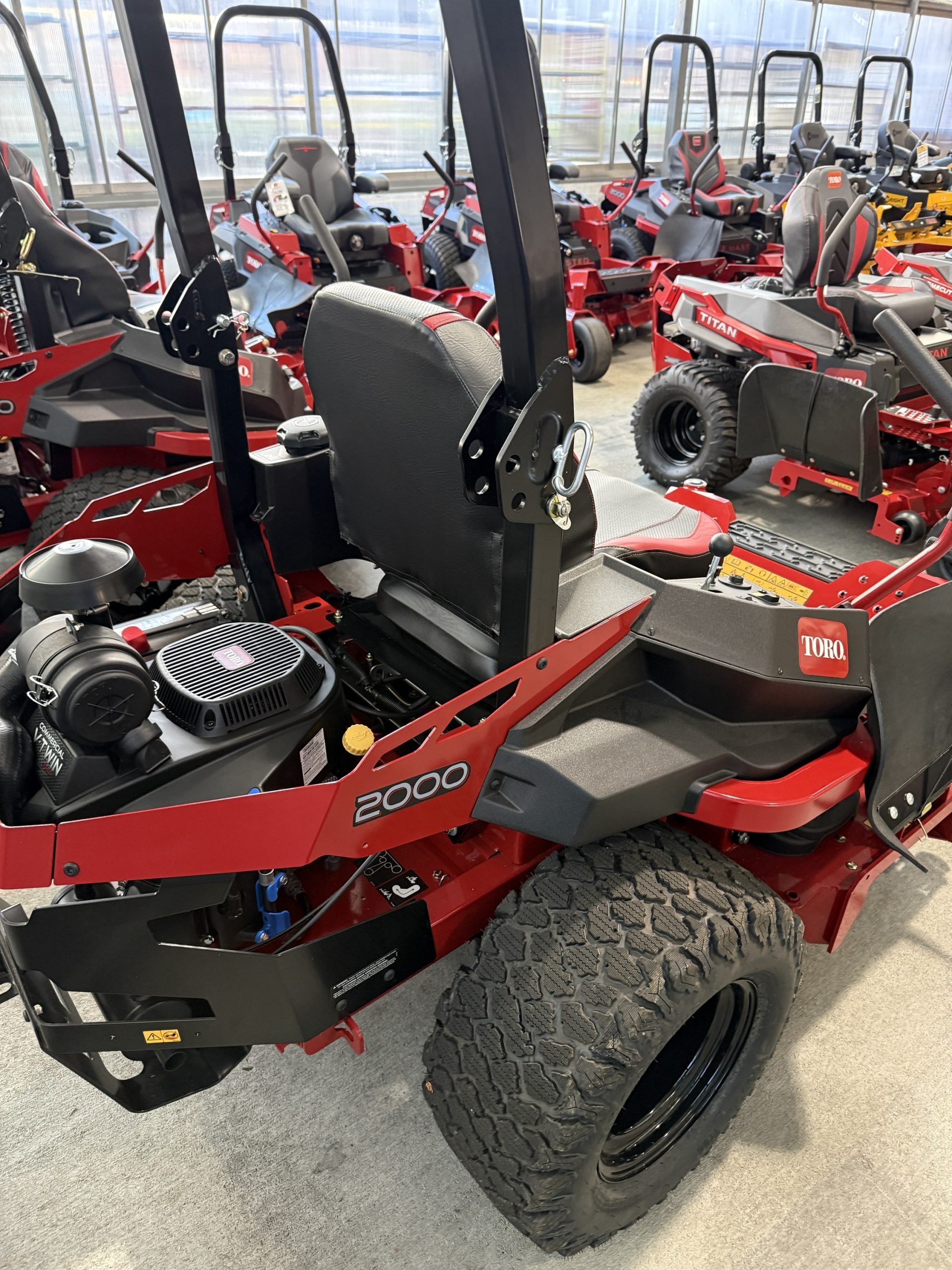 Toro 77283 52″ 2000 Series ZMaster® 24.5HP Toro | Hudson's Hardware