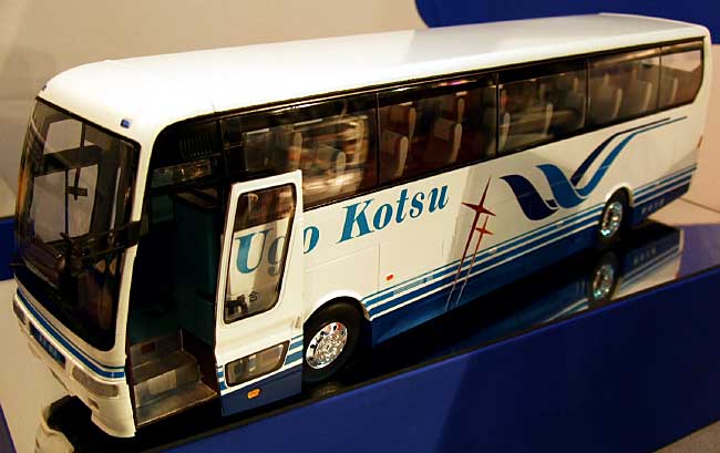 1/32 バスシリーズ 羽後交通バス (三菱ふそう エアロクイーン I