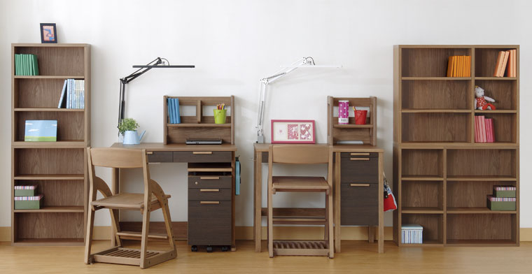 小島工芸のコンパクトでおしゃれな学習デスク「コジマ90（こじまきゅう