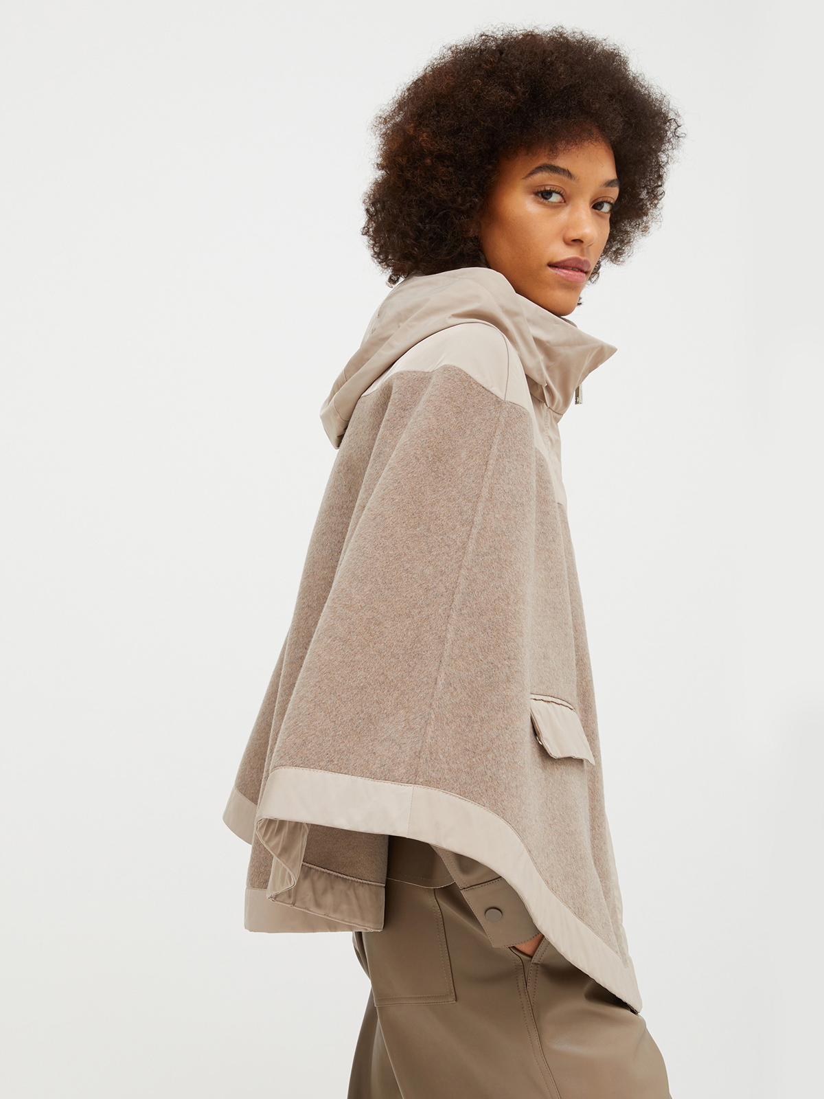 ウール ブレンド ケープ コート｜Intrend (イントレンド) 公式