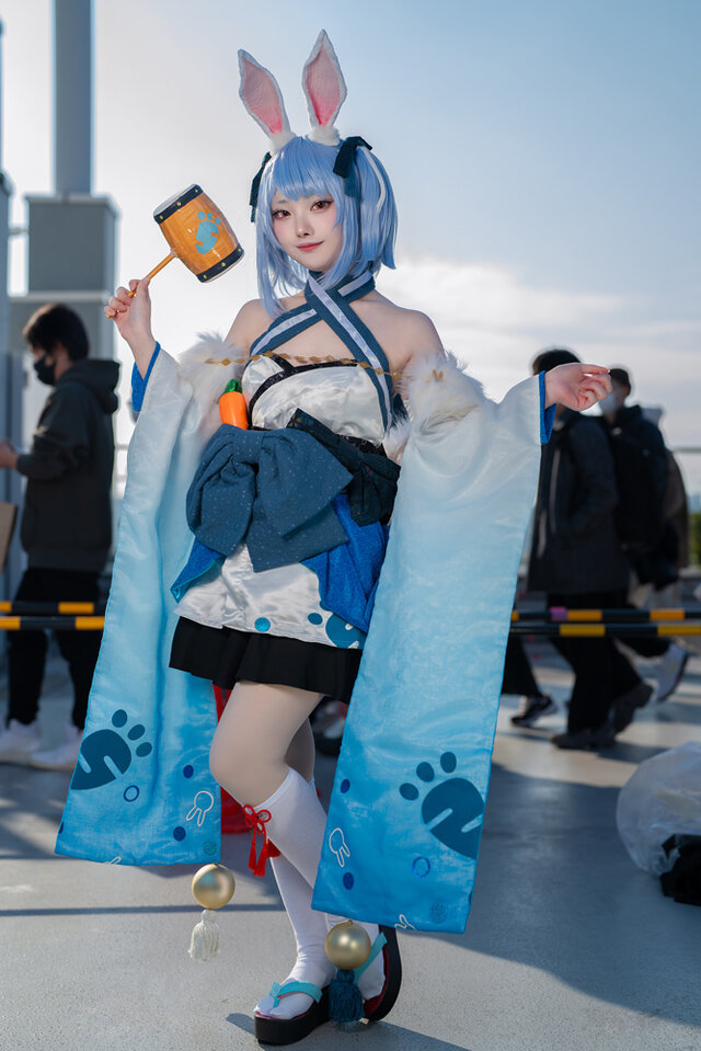 コスプレ】” 開運招福”華やかな和装で幸福を招く「ホロライブ」兎田