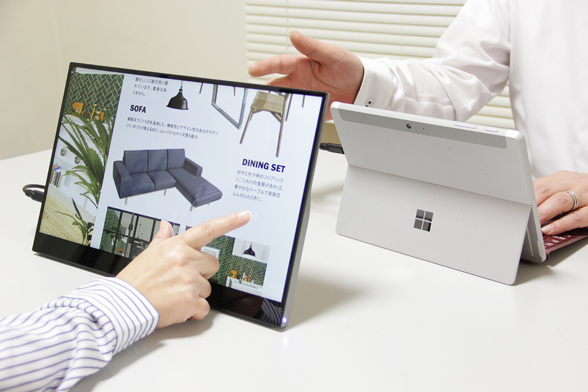 対面相手がタッチ操作できる15.6型モバイルモニター「LCD-CF161XDB-MT