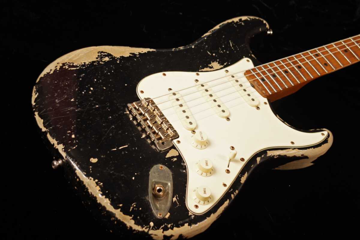 CUSTOM-MADE Stratocaster Heavy Relic Black