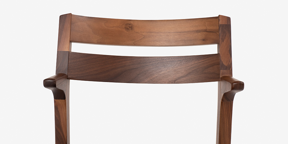 ダイニングチェア（半肘付き）「シネマ」ウォールナット材/PVC