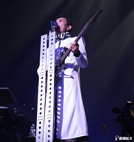 LIVE 核P-MODEL『パラレル・コザック』驚愕のライブ&機材レポート！