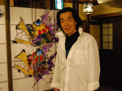 城本敏由樹先生が絵の仕上げに当えびすや旅館に御来館/えびすや旅館の