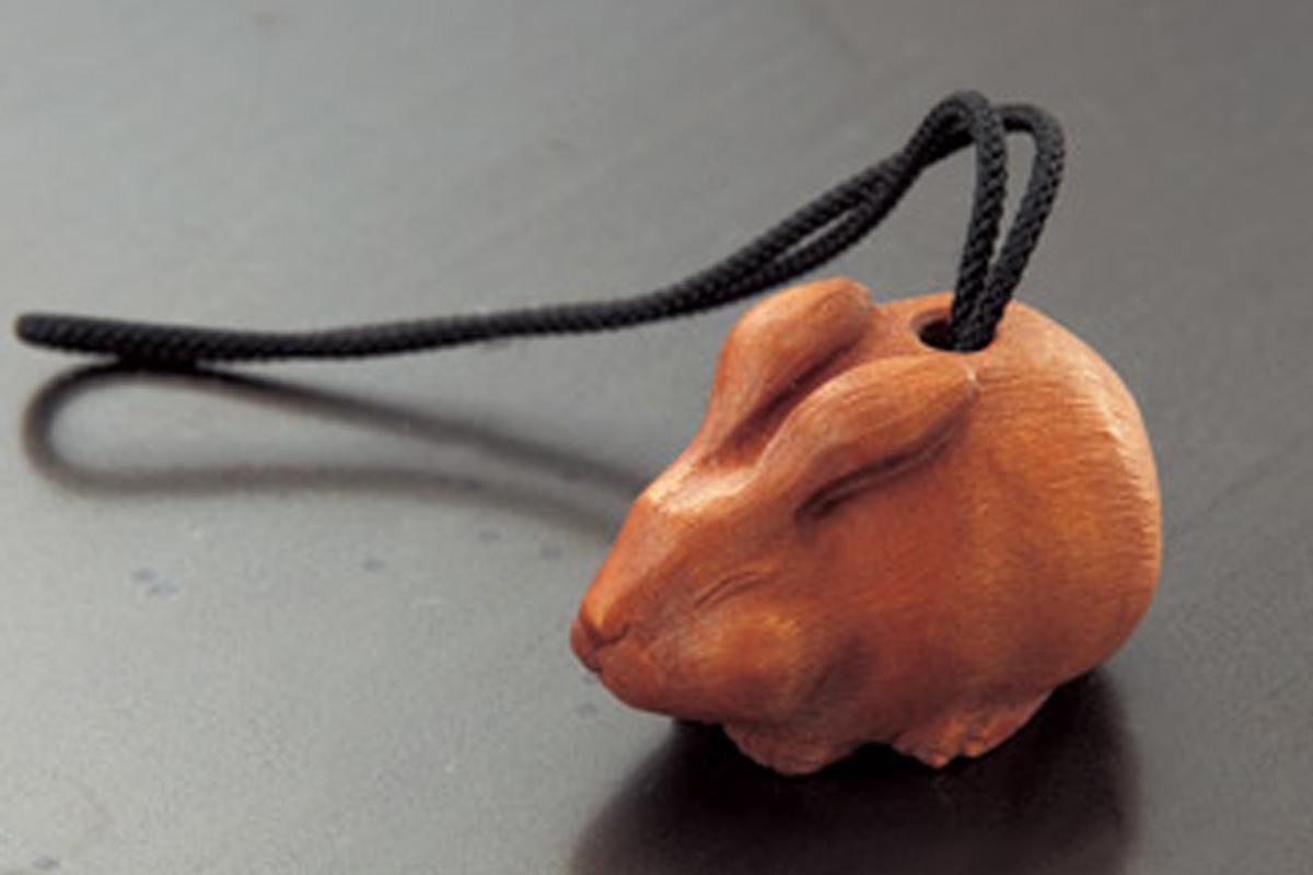 中山英俊作 根付（黄楊ウサギ） | 日本刃物総本店