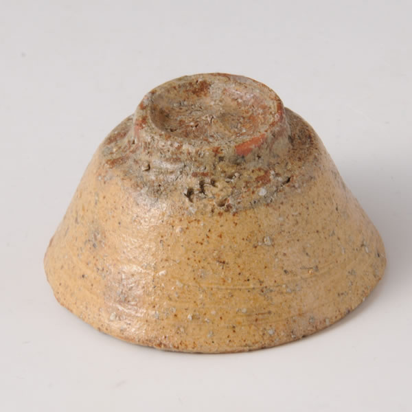 Japan Pottery Net / ぐい呑 (黄伊羅保)