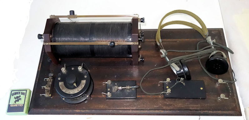 鉱石受信機展示室