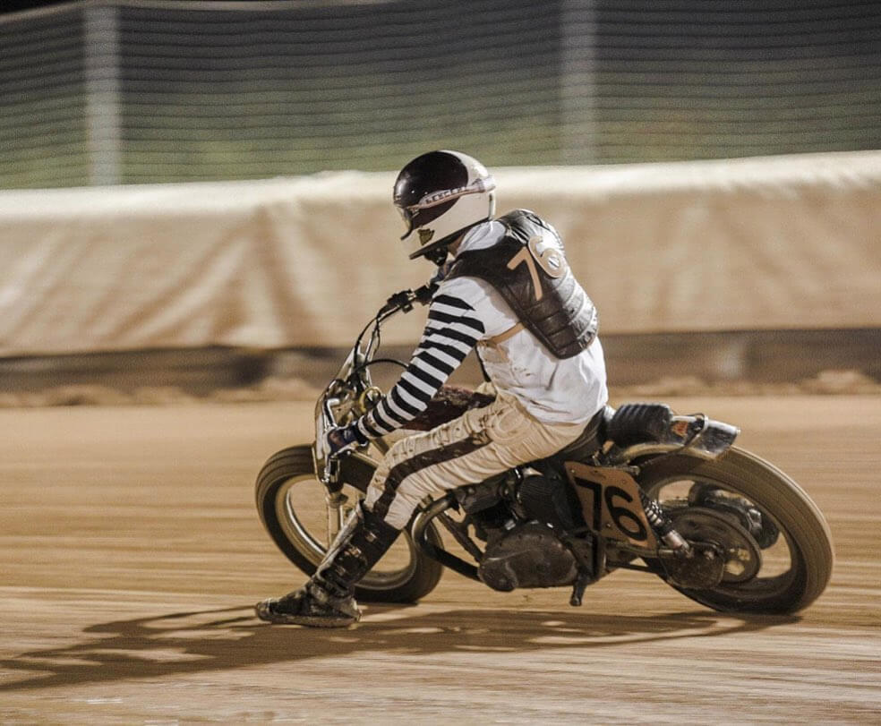 Age of Glory】ライディングパンツ「デザート」新色発売 | ジャ