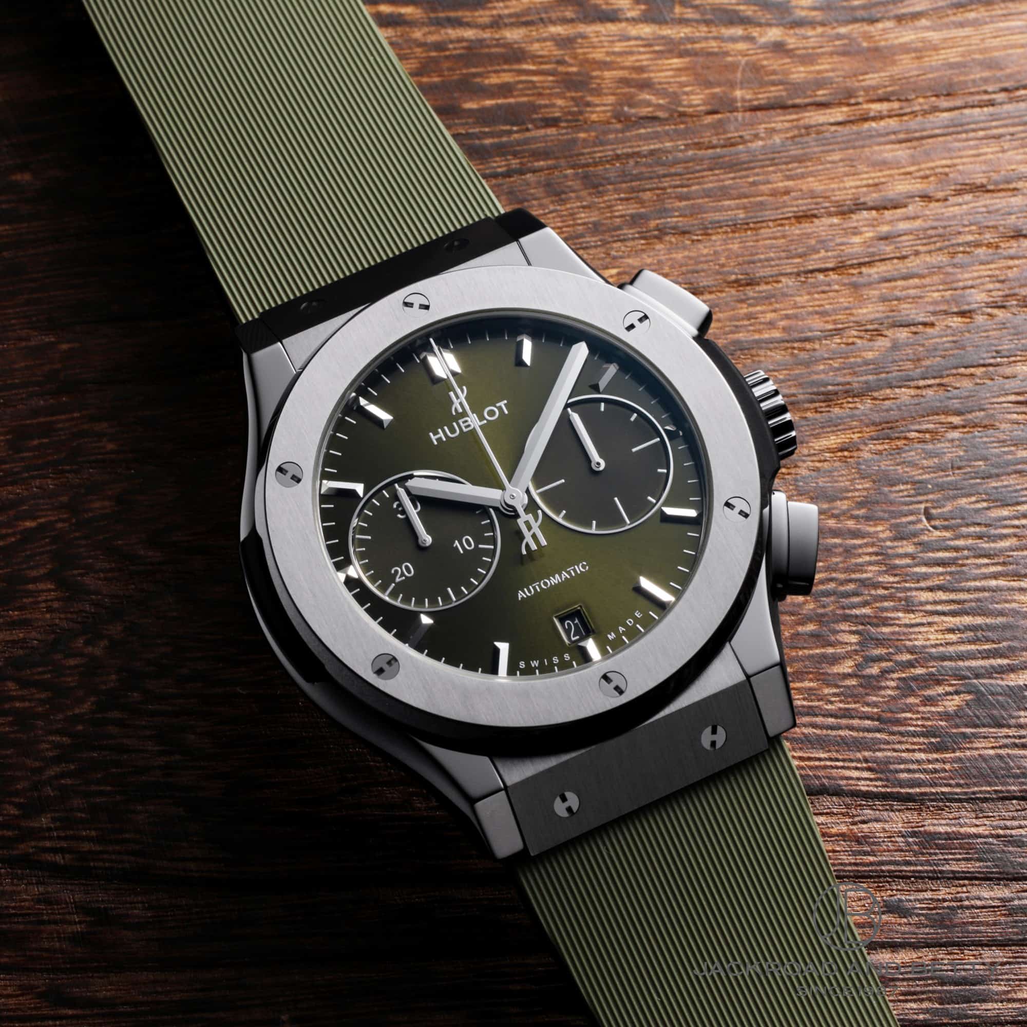 クラシック・フュージョン クロノグラフ チタニウム グリーン[521.NX