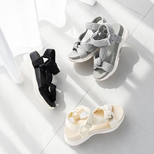 ビジューターバンスポーツサンダル(M ブラック): サンダル | ジェリー