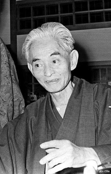 川端康成氏。小説家。1899年生まれ。東…：日本のノーベル賞受賞者