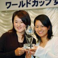 女子ゴルフの第1回W杯優勝祝賀会を前に笑顔を…：女子ゴルフ・宮里藍