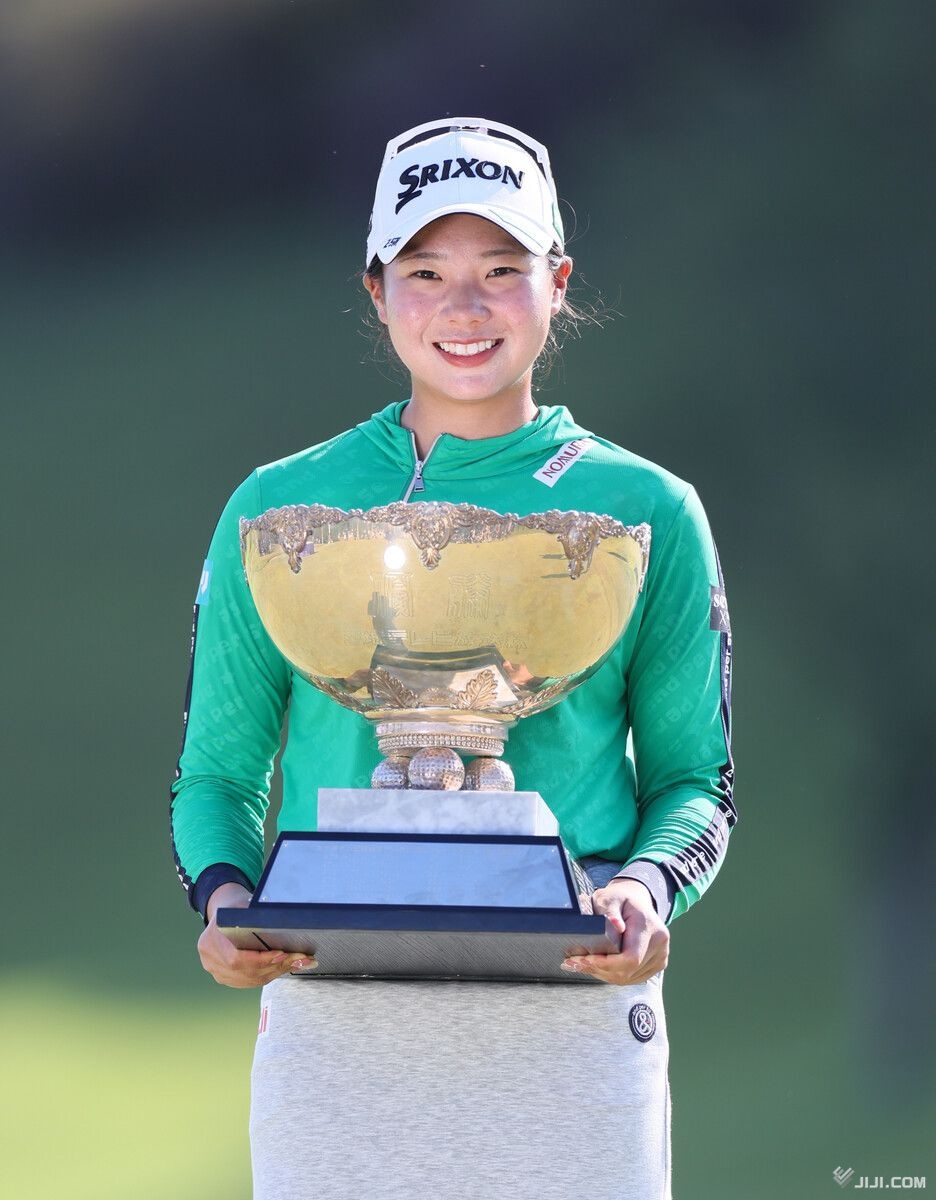 画像・写真：20歳の菅楓華が初V 2打差10位から逆転―ミヤギテレビ