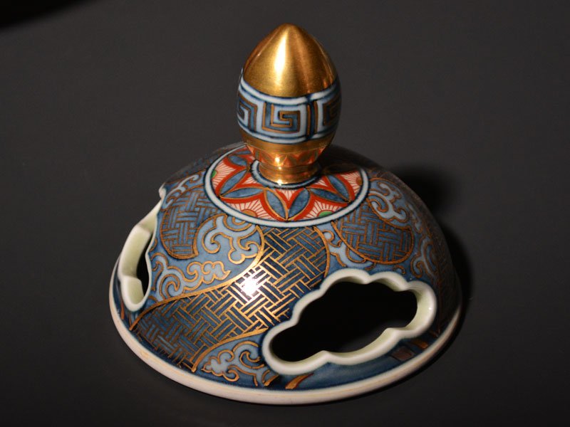 献上手古伊万里焼】大香炉 染錦本金白虎図