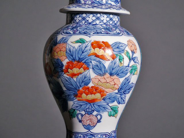 有田焼】沈香壺 染錦牡丹花篭図 - JTOPIA