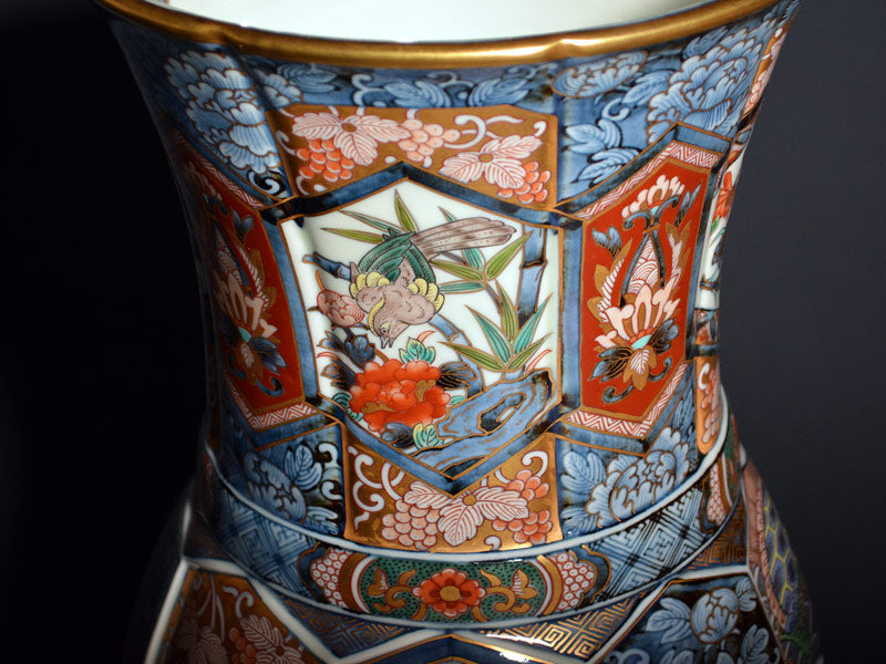 献上手古伊万里焼】亀甲特大花瓶 染錦本金吉祥紋 - JTOPIA