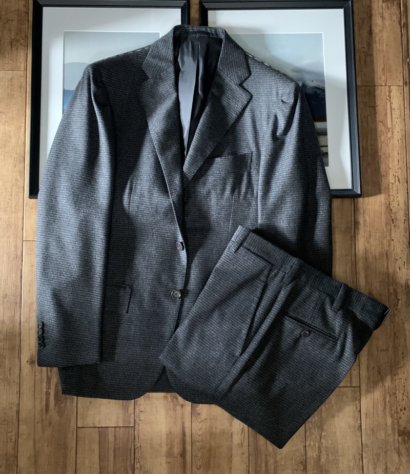 CESARE ATTOLINI（チェザーレアットリーニ） 3つボタン 段返り スーツ