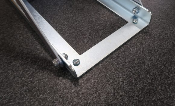 バイクトランポに必須アイテム！置くだけのESタイヤストッパーで