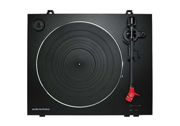 audio-technicaから高音質志向のフルオート式のターンテーブルのAT-LP3。