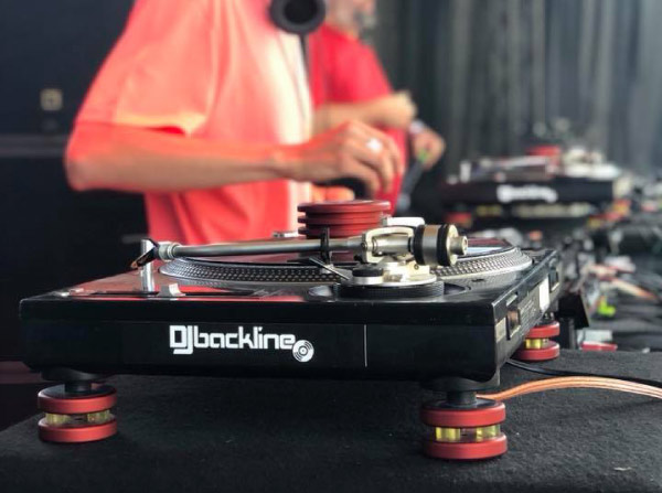 DMSDのターンテーブル用インシュレーター、DECOUPLING FEET FOR