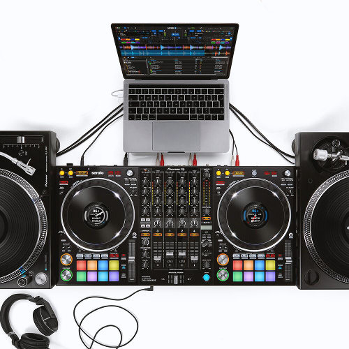 DDJ-1000SRT＋DJ必携アイテム10大特典付き！】限定特価の完璧DJスター