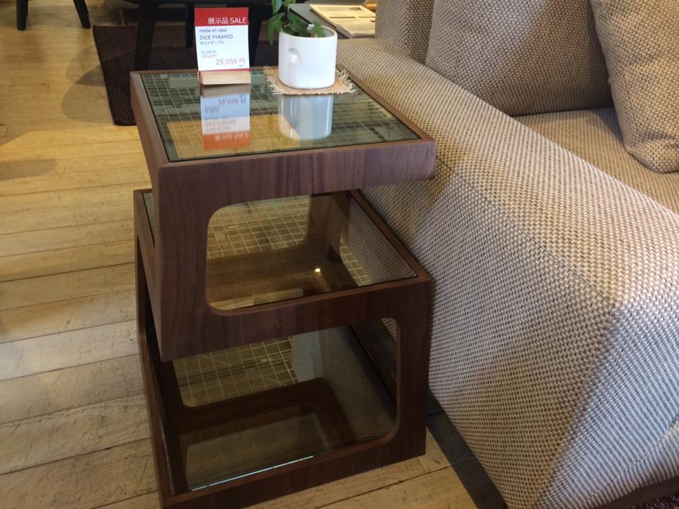 モーダエンカーサ】マルチに活躍するサイドテーブルで、より快適なお家