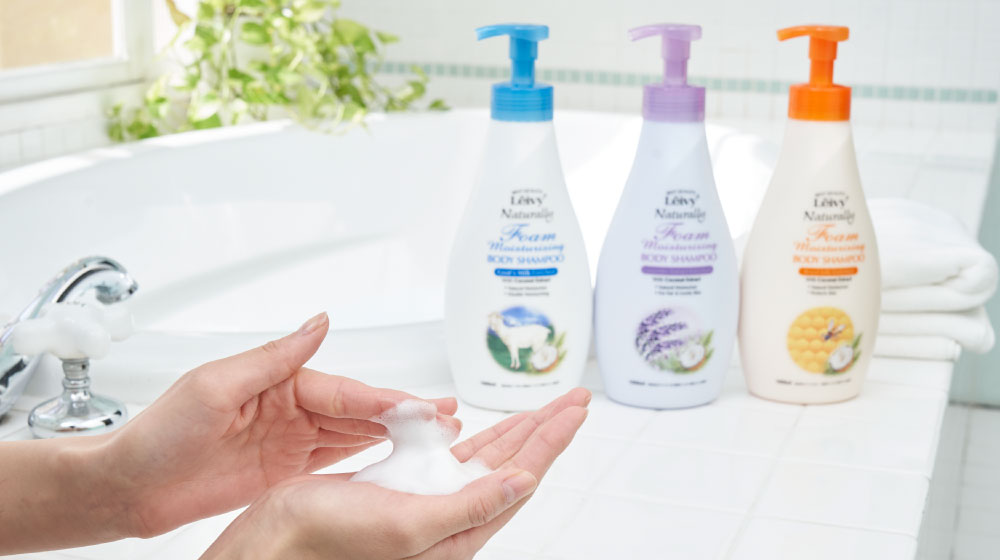 レイヴィーフォームボディシャンプーローヤルゼリー詰替え用900ml