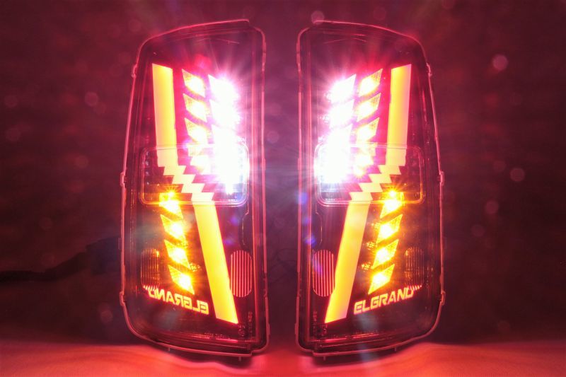 E51 エルグランド フルLEDロアテール 立体アクリル加工 ロゴ入り