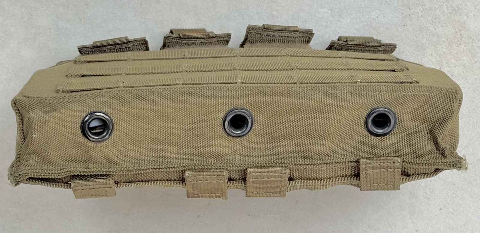 米軍放出品 TACTICAL ASSAULT GEAR マガジンポーチ4連