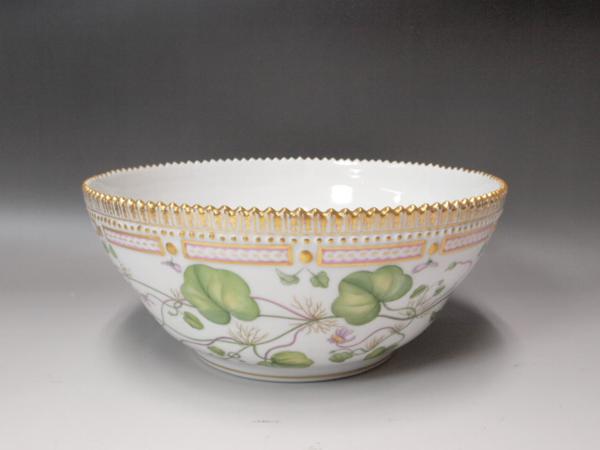 フローラダニカ（ロイヤルコペンハーゲン）｜ブランド食器買取のライフ