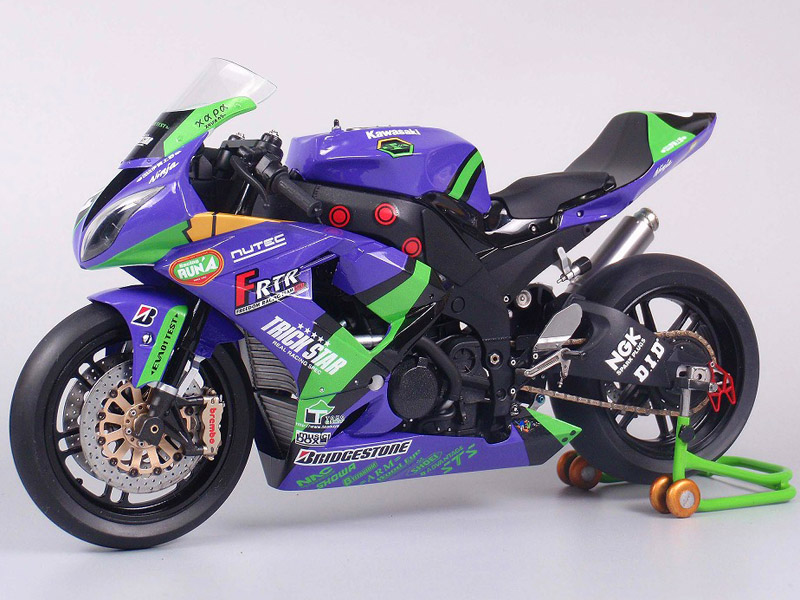 エヴァンゲリオンRT 初号機製作記 TRICK☆STAR KAWASAKI ZX-10R