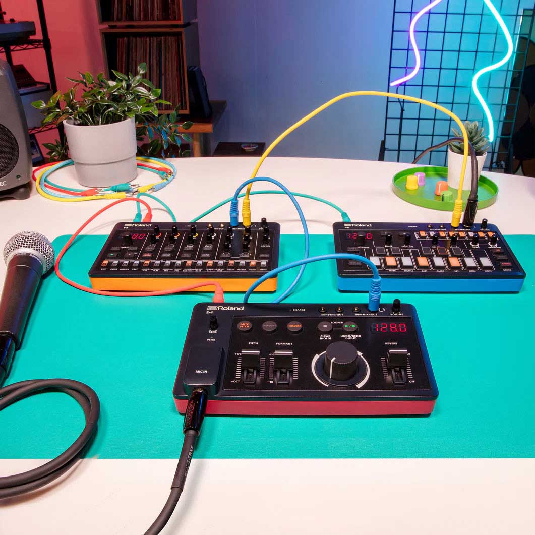 Roland AIRA Compact J‐6 コード シンセサイザー(J-6 コード