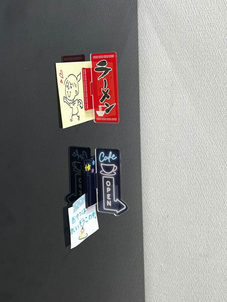 アクリルマグネットスタンド | オリジナルグッズ・ノベルティ・記念品