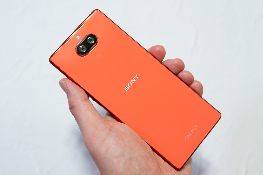 SONY Xperia 8 SOV42 レビュー／画角21:9な低価格スマホ、専用の液晶
