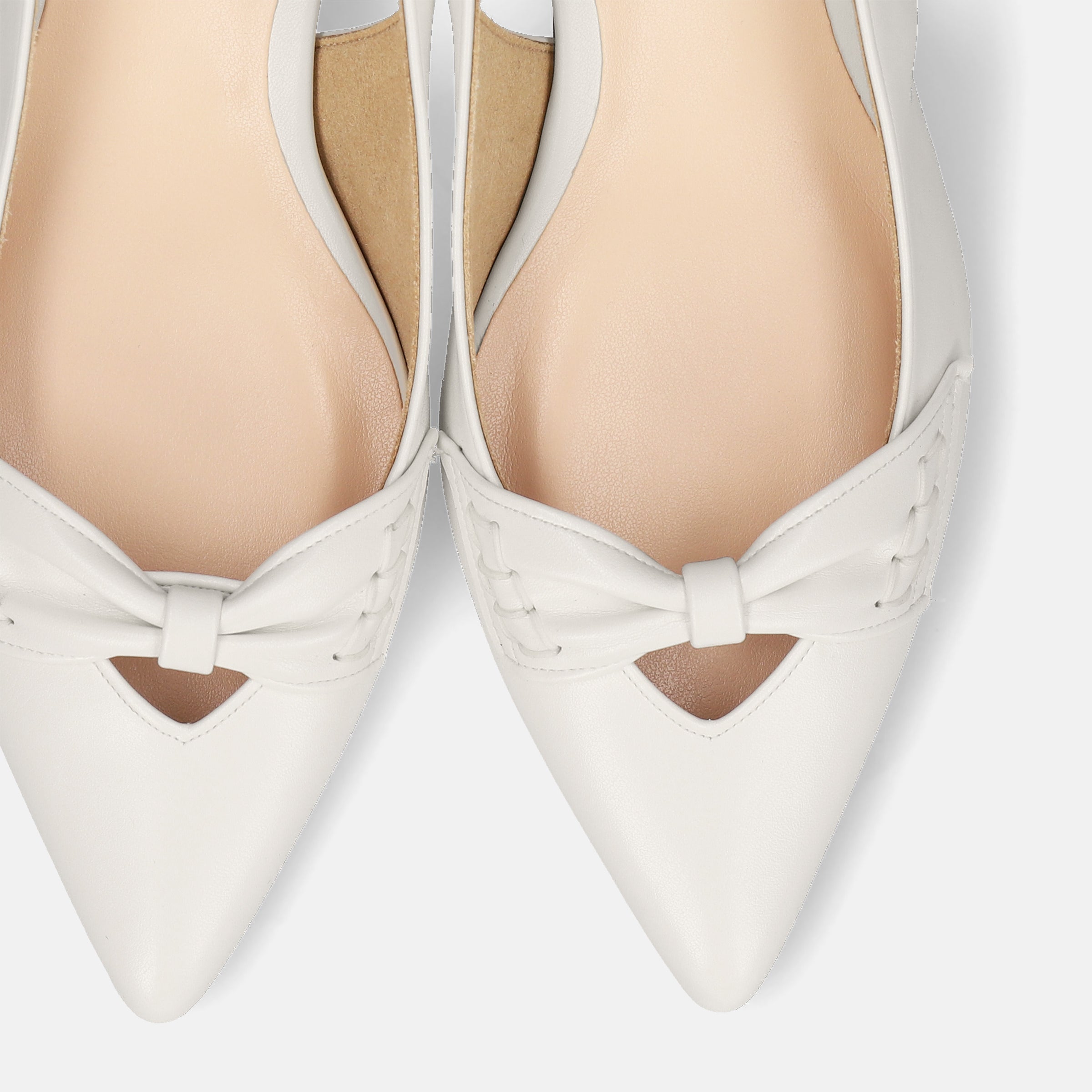 ラストワン2025SS：バックストラップ パンプス（m45020）ホワイト