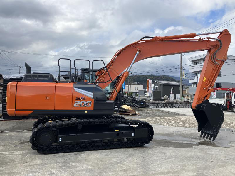 日立油圧ショベル 「ZX200-7」 新車納車させていただきました
