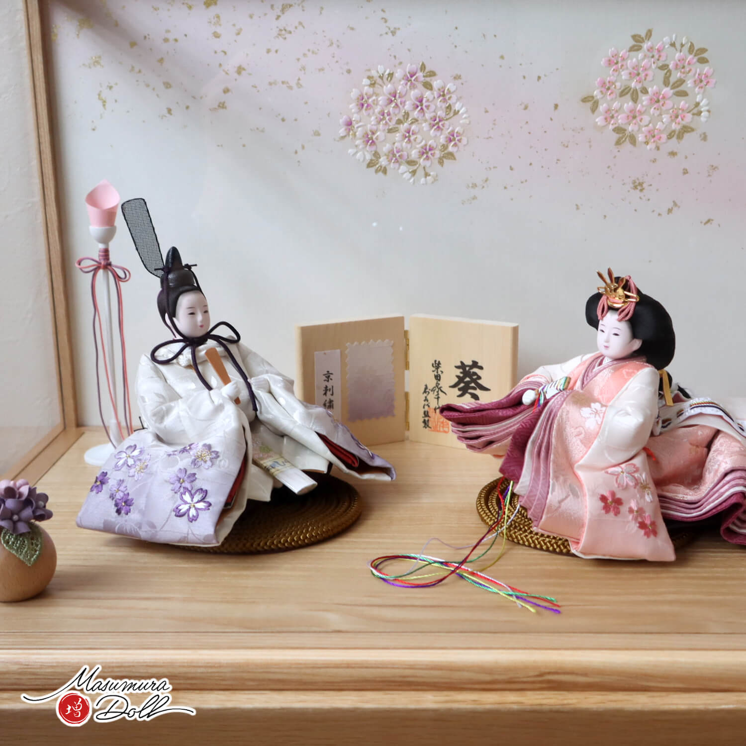 最新作】 アクリルケース 柴田家千代作 葵 絵巻雛 京刺繍 桜ぼかし