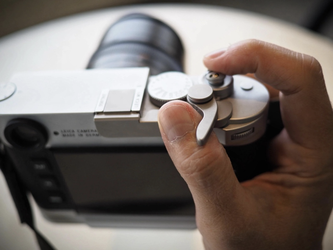 Review: IDS Foldable thumb rest for Leica M - Macfilos