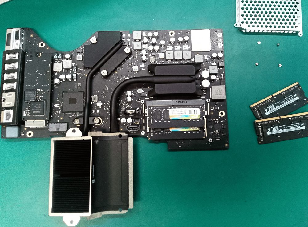 iMac 21.5-inch メモリ増設 | Mac修理はMacLab（マックラボ）