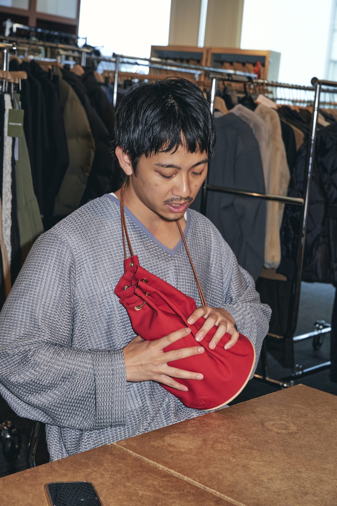 Gallery]「エルメス」の“いかにもじゃない”巾着バッグ、8回売りそうに